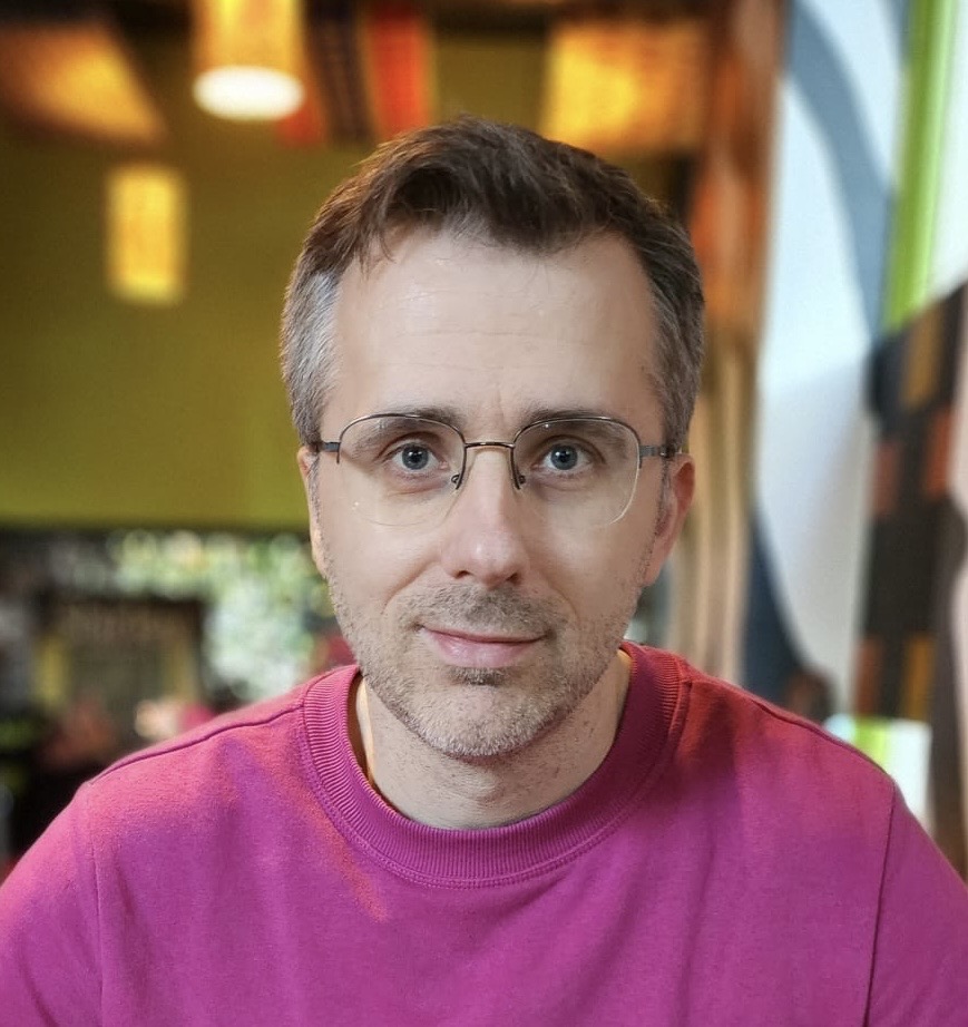 Łukasz Koterba - dziennikarz i ekspert AI